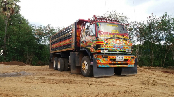 ขอขอบคุณ ลูกค้าจากจันทบุรี มารับรถเรียบร้อย ขอให้ค้าขายร่ำรวยเงินทองไหลมาเทมา( ของฝากอร่อยมากคะ)