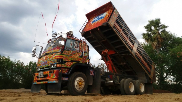 ขอขอบคุณ ลูกค้าจากจันทบุรี มารับรถเรียบร้อย ขอให้ค้าขายร่ำรวยเงินทองไหลมาเทมา( ของฝากอร่อยมากคะ)