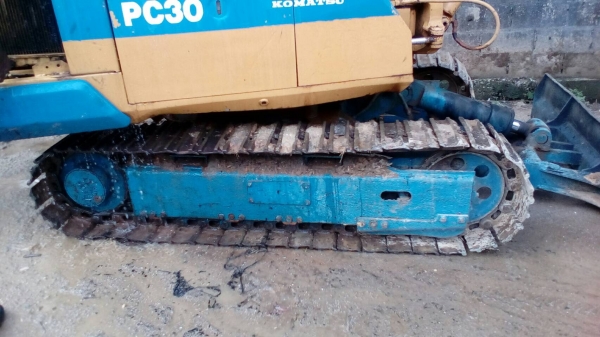 รถแบคโฮ KOMATSU  PC - 30 - 3    สนใจติดต่อ  081 - 6079515
