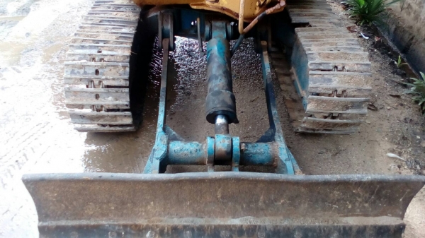 รถแบคโฮ KOMATSU  PC - 30 - 3    สนใจติดต่อ  081 - 6079515