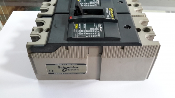 ขายเบรกเกอร์ SQUARE D EZD100H 100A