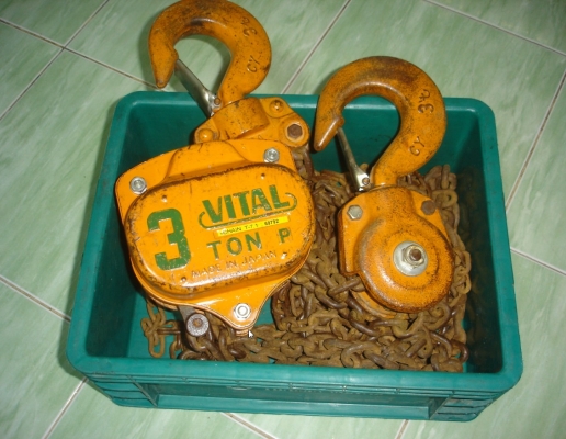 ขายรอกญี่ปุ่น ยี่ห้อ Vital. รับน้ำหนัก 3 ตัน สภาพสวย ใช้งานได้เลย ยังไม่ผ่านการซ่อม เหมาะใช้กับงานหนักครับ