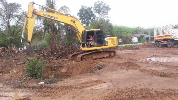 Pc200-7ราคา1,500,000บาท ติดต่อสุขุม0872836792