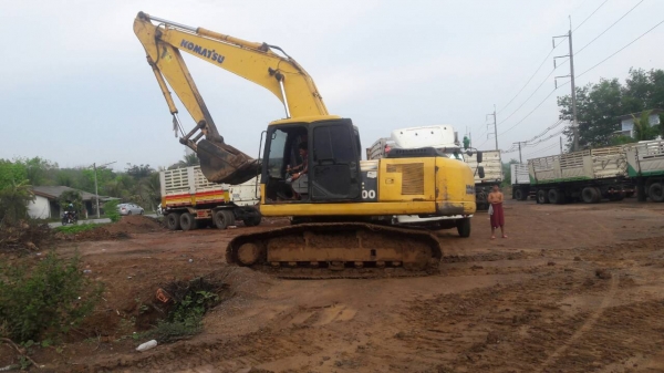 Pc200-7ราคา1,500,000บาท ติดต่อสุขุม0872836792