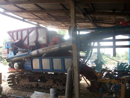 ขายรถเกี่ยว KM 49  พร้อมใช้งาน  เครื่อง  260 แรง เทอร์โบ