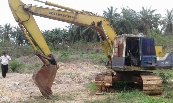 รถขุดPC200-3...สภาพใช้ได้ คอนโทลสั้น ขายตามสภาพ