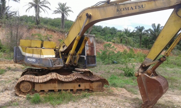 รถขุดPC200-3...สภาพใช้ได้ คอนโทลสั้น ขายตามสภาพ