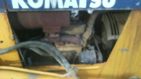 ขายแทรกเตอร์ KOMATSU D20-6 ตีนเป็ด  สภาพสวยพร้อมใช้ติดต่อได้ที่คุณ อ๊อฟ พิจิตร 086-737-9991