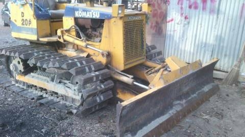 ขายแทรกเตอร์ KOMATSU D20-6 ตีนเป็ด  สภาพสวยพร้อมใช้ติดต่อได้ที่คุณ อ๊อฟ พิจิตร 086-737-9991