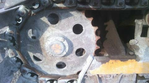 ขายแทรกเตอร์ KOMATSU D20-6 ตีนเป็ด  สภาพสวยพร้อมใช้ติดต่อได้ที่คุณ อ๊อฟ พิจิตร 086-737-9991