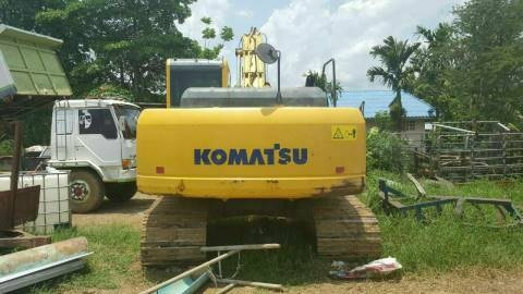 ขาย KOMATSU PC200 -8 สภาพสวยพร้อมใช้ ติดต่อ คุณ อ๊อฟ พิจิตร 086-737-9991