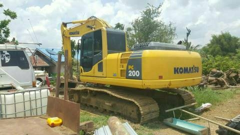 ขาย KOMATSU PC200 -8 สภาพสวยพร้อมใช้ ติดต่อ คุณ อ๊อฟ พิจิตร 086-737-9991