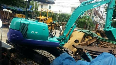 ขาย KOMATSU PC30 -7 สภาพสวยพร้อมใช้ ติดต่อ คุณ อ๊อฟ พิจิตร 086-737-9991 ขาย KOMATSU PC30 -7 สภาพสวยพร้อมใช้ ติดต่อ คุณ อ๊อฟ พิจิตร 086-737-9991