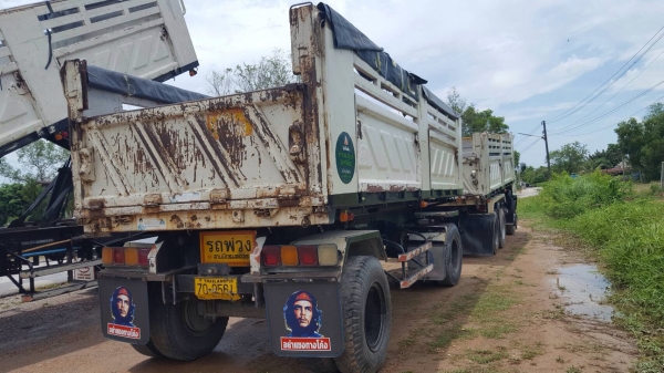 ขายรถพ่วง Hino Mega เครื่อง 320 แรง มี 4 พ่วง ปี 48,49 กระบะด้มพ์สามมิตร ลูก 2 เพลา รถพร้อมใช้งาน
