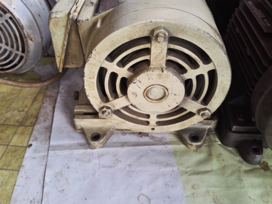 Toshiba 3 เฟส 5 HP 220 v