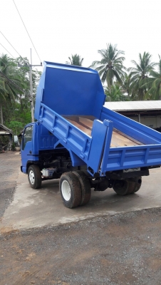 หกล้อดั้มน้อย110แรงม้า