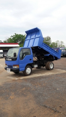 หกล้อดั้มน้อย110แรงม้า