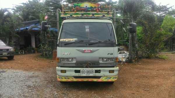 รถบรรทุก 6 ล้อ HINO FB 210 แรงม้า