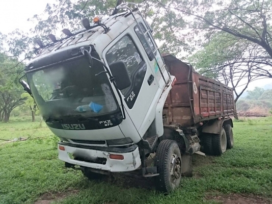 รถอีซุซุ 10 ล้อดั้ม FXZ 270 แรงม้า. ปี 44.     สนใจติดต่อ  081 - 6079515