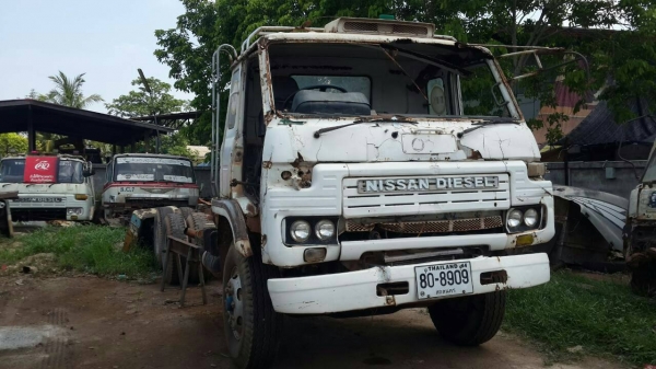 ขายด่วน NISSAN CW30H สภาพพร้อมใช้งาน เครื่องเกียร์พร้อมใช้งาน คัชชีสวย ยางพอใช้งน เอกสารเล่มทะเบียน