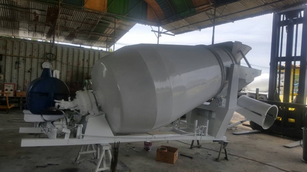 โม่ปูน ขนาด 2.5 คิว เกียร์ KYB มือสอง (ซื้อขายตามสภาพ)