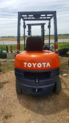 ขายรถโฟล์คลิฟ TOYOTA  รุ่น 6 ขนาดยก 2.5 ตัน เสาสูง 3 เมตร เครืองดีเซล (สภาพพร้อมใช้งาน)