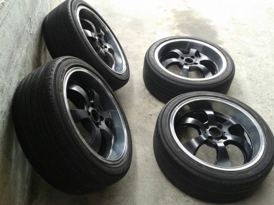 ขอบ17นิ้ว4รู100 พร้อมยาง สวยๆ 4 ล้อ ราคา 6900 บาท