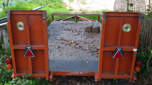 ขายรถลาก(สาลี่)  บรรทุกรถเกี่ยวข้าวรุ่นคูโบต้า DC 70g ได้  รถาตรฐาน สวย  ราคา 36,000 บาท  โทร 080-5532793