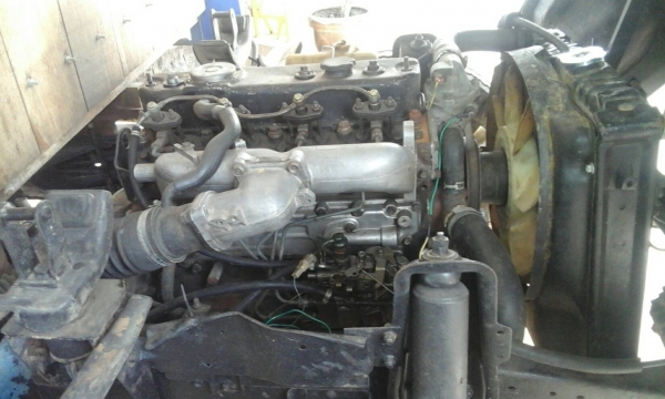 รถ 6 ล้อ อีซูซุ NKR