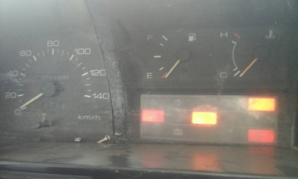 รถ 6 ล้อ อีซูซุ NKR