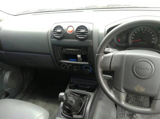 รถสวยพร้อมใช้งานเครื่อง2.5คอมมอลเรว ติดตั้งหลังคาเสริมแนบพร้อมทำงานคับ