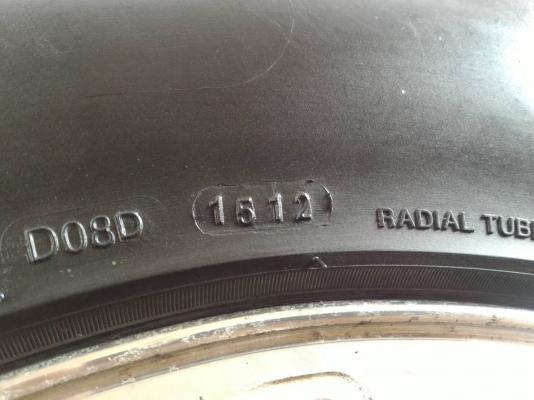 ขายล้อพร้อมยาง 31 ขอบ 15 AT ทั้งชุด 6900 ขายล้อพร้อมยาง 31 ขอบ 15 AT ทั้งชุด 6900