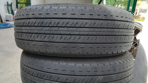 ขายยาง215/65/16ปี15