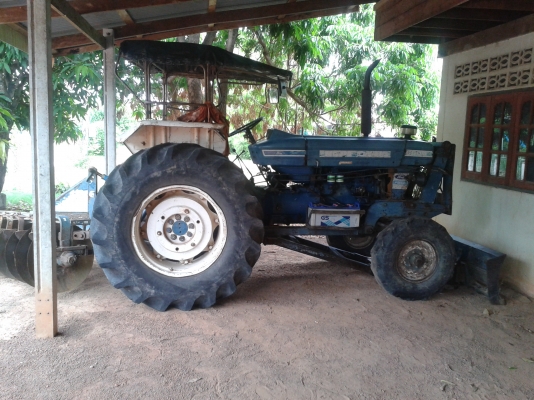 ขายรถไถฟอร์ด 6600 T5 พร้อมอุปกรณ์ ผาน 7 ใบมีดดันหน้า ทะเบียนพร้อมโอน