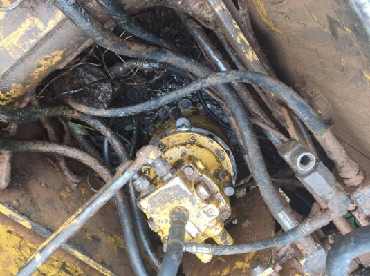 รถขุด CAT E120B ขายตามสภาพ แกนมอเตอร์สวิงขาดอย่างอื่นกติ รถทำงานดี