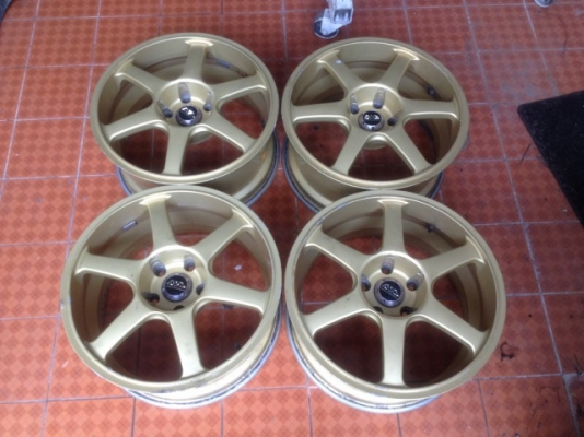 ล้อเเท้ AVS MODEL 6 17กว้าง8อ๊อฟ35 5รู114สีเดิมๆเก่าญี่ปุ่นสภาพตามรูปครับ