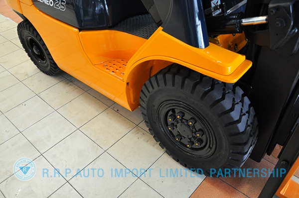 ขายรถโฟล์คลิฟท์มือสอง TOYOTA รุ่น7FD25-22189 ราคา 355,000 บาท นำเข้าจากประเทศญี่ปุ่น 100\% ไม่เคยใช้งานในไทย