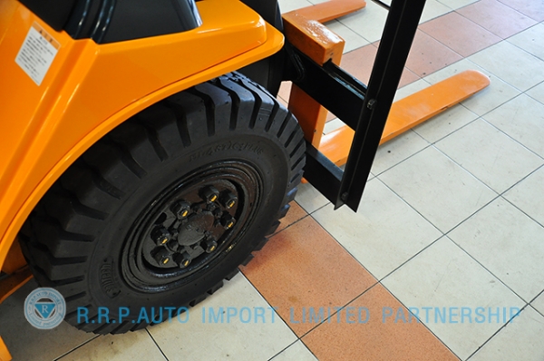 ขายรถโฟล์คลิฟท์มือสอง TOYOTA รุ่น7FD25-22189 ราคา 355,000 บาท นำเข้าจากประเทศญี่ปุ่น 100\% ไม่เคยใช้งานในไทย