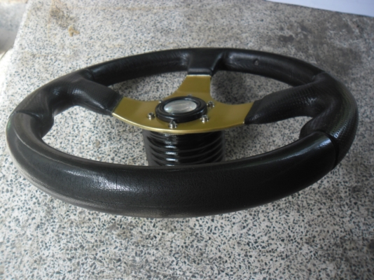 พวงมาลัย momo