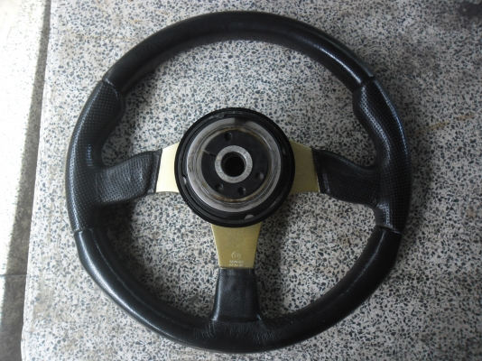 พวงมาลัย momo