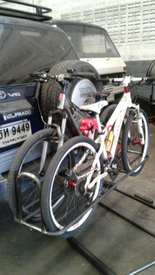 อุปกรณ์ใส่จักรยานท้ายรถ