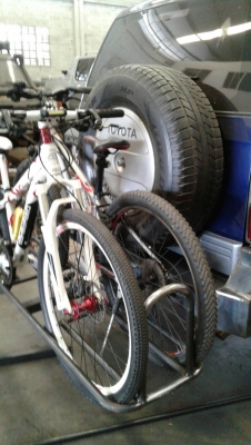 อุปกรณ์ใส่จักรยานท้ายรถ