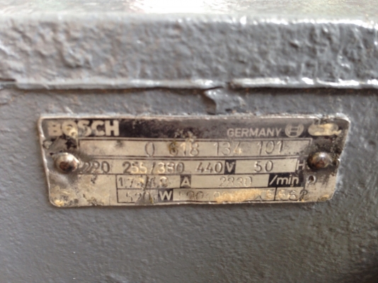 ขายมอเตอร์สั่น-เขย่า Bosch made in Germany ขนาด 3/4HP. 380V สภาพดีเดิมๆ ทำสีใหม่ เขย่าแรง พร้อมใช้งาน มี 2ตัวครับ ขายมอเตอร์สั่น-เขย่า Bosch made in Germany ขนาด 3/4HP. 380V สภาพดีเดิมๆ ทำสีใหม่ เขย่าแรง พร้อมใช้งาน มี 2ตัวครับ