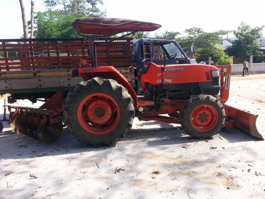 ขายรถไถ KUBOTA L4508 อุปกรณ์ ดันหน้า ผานหลัง สภาพพร้อมใช้งาน สนใจโทร 090-8588220คุณนะ 093-3258446คุณบิว หรือเข้าดูสินค้าอื่นๆได้ที่ www.narong2truck.com หรือ www.truck.in.th/498 หรือเพจFacebook ณรงค์ ซื้อขายรถมือสอง (เว็บไซต์ส่วนตัว) หรือFacebook คุณนะ รถ