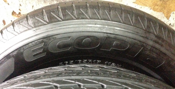 ยาง Bridgestone 265-65-17. ปลายปี 14 ยาง Bridgestone 265-65-17. ปลายปี 14