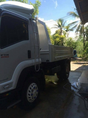 ขายรถดั้ม FTR 240แรง ปี56 รถสวยสภาพดีมาก ใช้งานน้อย มือเดียวออกป้ยแดง ดูรถที่สงขลา สนใจโทร 090-8588220คุณนะ 093-3258446คุณบิว หรือเข้าดูสินค้าอื่นๆได้ที่ www.narong2truck.com หรือ www.truck.in.th/498 หรือเพจFacebook ณรงค์ ซื้อขายรถมือสอง (เว็บไซต์ส่วนตัว)