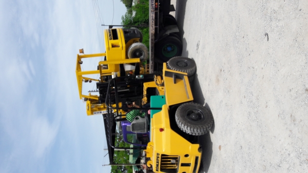 ขายครับรถยก KOMATSU FD50 ยกเครื่องปั่นไฟหนัก 4300 KG ยกป้อมเครนหนัก 4500 KG สบายๆ