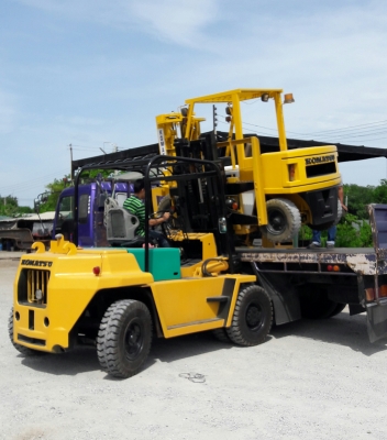 ขายครับรถยก KOMATSU FD50 ยกเครื่องปั่นไฟหนัก 4300 KG ยกป้อมเครนหนัก 4500 KG สบายๆ