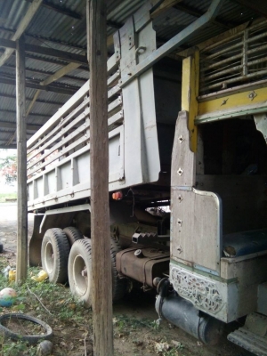 -ขาย 10ล้อดั้ม  2 เพลาจั้มโบ้200เครื่องร็อคกี้ 175 แรง เบรคทีปฟี่ สโลว์กลาง  เอกสารพร้อมโอน