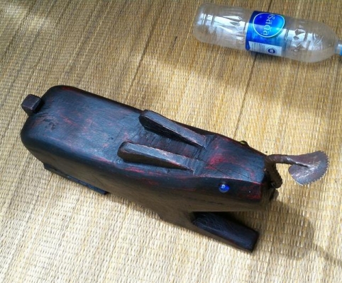 กระต่ายขูดมะพร้าวตัวใหญ่ เดิมๆ แกะจากต้นไม้ชิ้นเดียวทั้งตัว สภาพสวยทีเดียวครับ หนักพอสมควร ใช้ตกแต่งบ้านหรือร้านคลาสสิคมากครับ